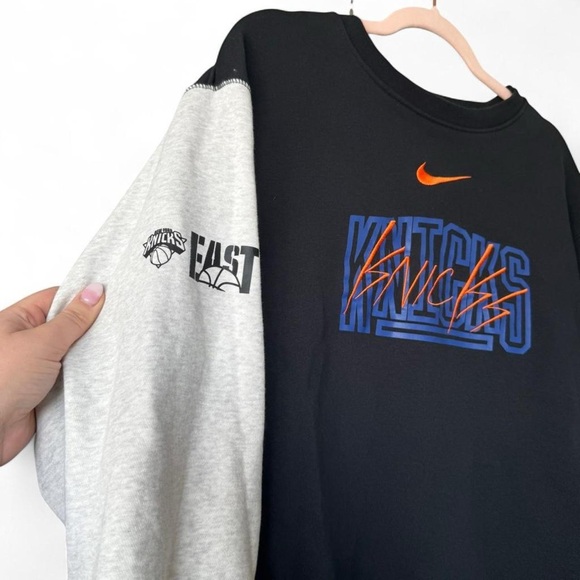 Nike New York Knicks black crewneck sweatshirt Size XL - Picture 2 of 7